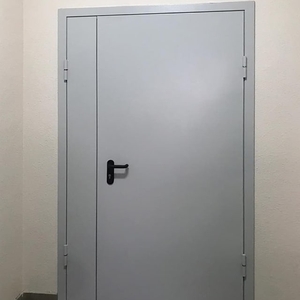 Полуторная дверь на этаж