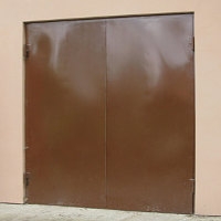 Фото коричневых распашных гаражных ворот