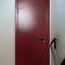 Дверь в коридоре