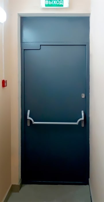 Дверь с ручкой Антипаника под высокий проем