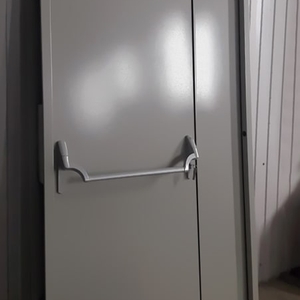 Изготовленная дверь Антипаника