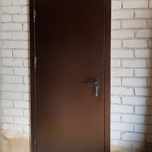 Коричневая дверь ei-60