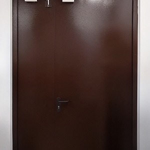 Коричневая дверь EI 60