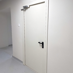 Однопольная дверь EI 60 белого цвета