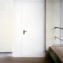 Установка нестандартной двери EI 60 на входе в здание — фото до и после
