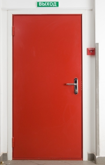 Красная пожаростойкая дверь