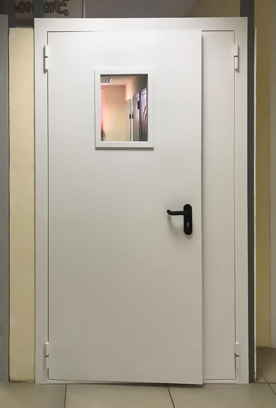 Полуторная дверь со стеклопакетом