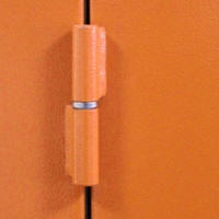 Фото петель на бронированной двери