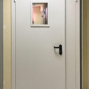 Полуторная дверь со стеклопакетом