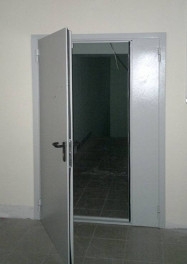 Противопожарная дверь для лестничной клетки