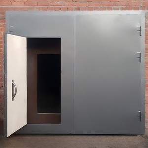 Серые ворота с калиткой