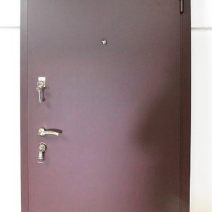 Темно-коричневые технические двери