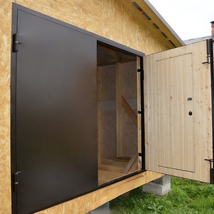 Ворота с обшивкой изнутри